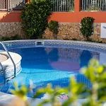 Nyaraló 8 Schlafzimmer Villa- Pool- Bbq- By Interhome