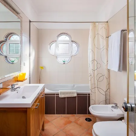 Holiday home 8 Schlafzimmer Villa- Pool- Bbq- By Interhome Albufeira
