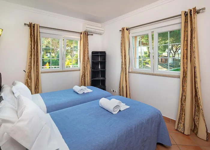 8 Schlafzimmer Villa- Pool- Bbq- By Interhome *